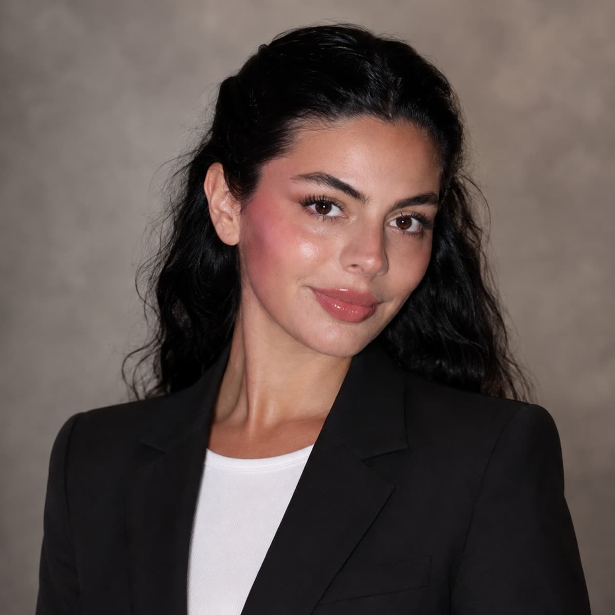 Portrait of Layla, founder and master sewer